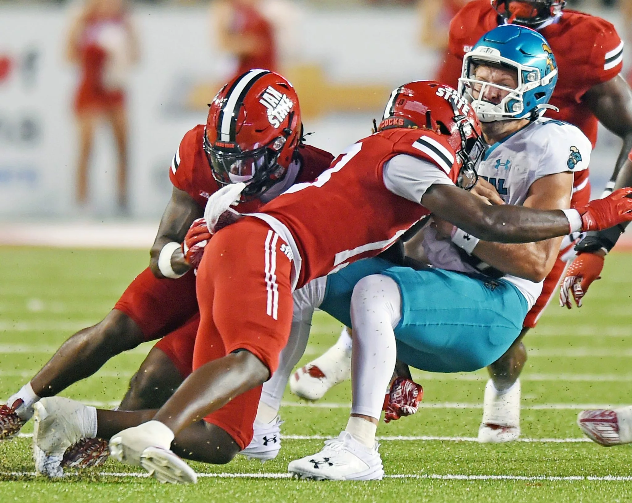 Darian Mensah looks to lead the Blue Devils over the Wolf Pack