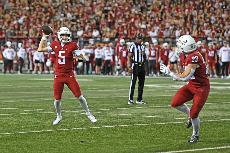 Jaxon Potter looks to lead the Cougars over the Huskies