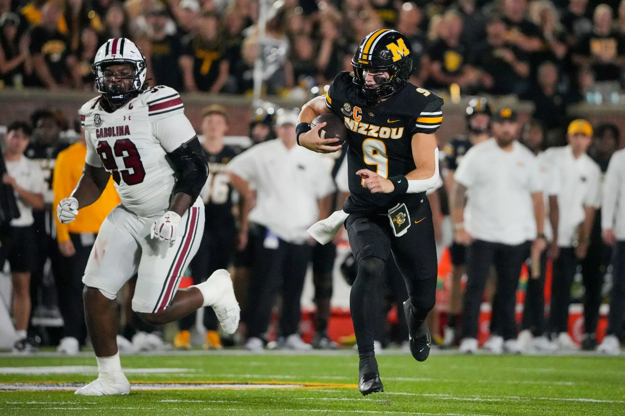 Beau Pribula looks to lead the Tigers over the Minutemen
