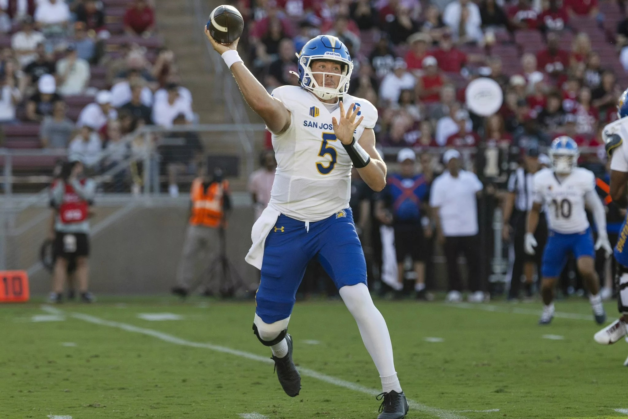 Walker Eget looks to lead the Spartans over the Lobos
