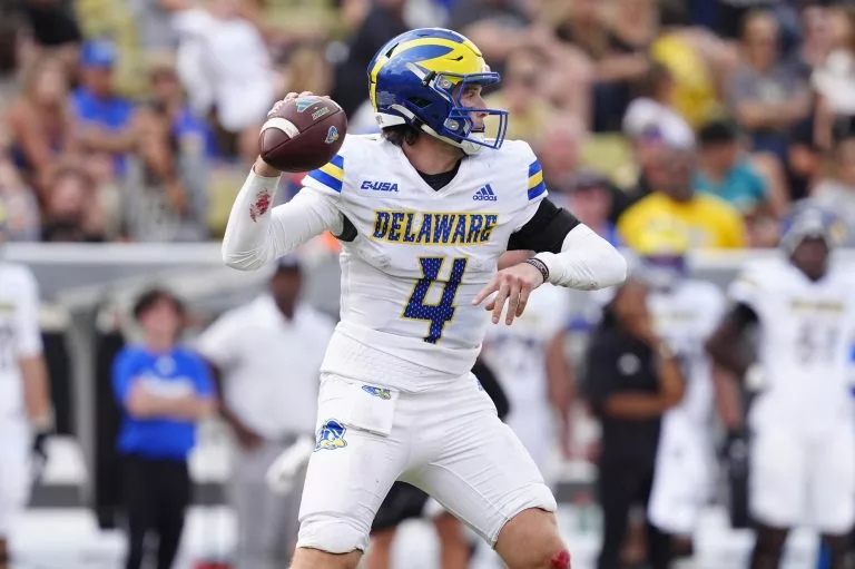 Delaware Blue Hens QB Nick Minicucci