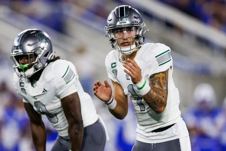 huskies vs. Eagles Prediction