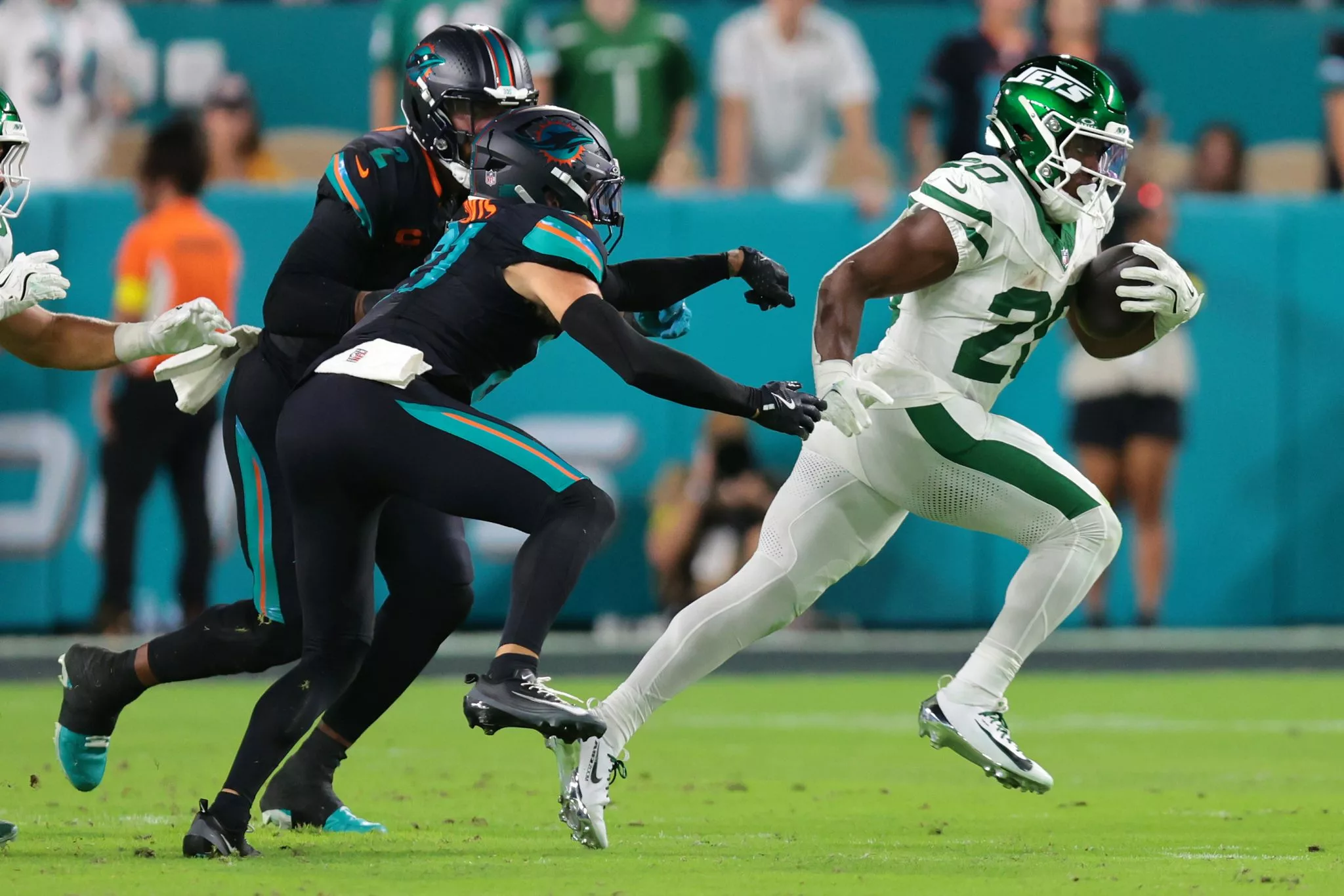 Breece Hall looks to lead the Jets over the Cowboys