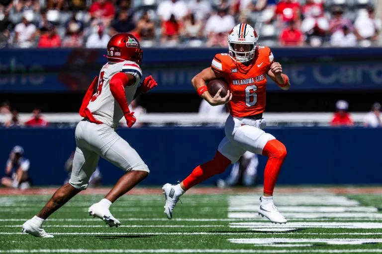 Zane Flores looks to lead the Cowboys over the Cougars