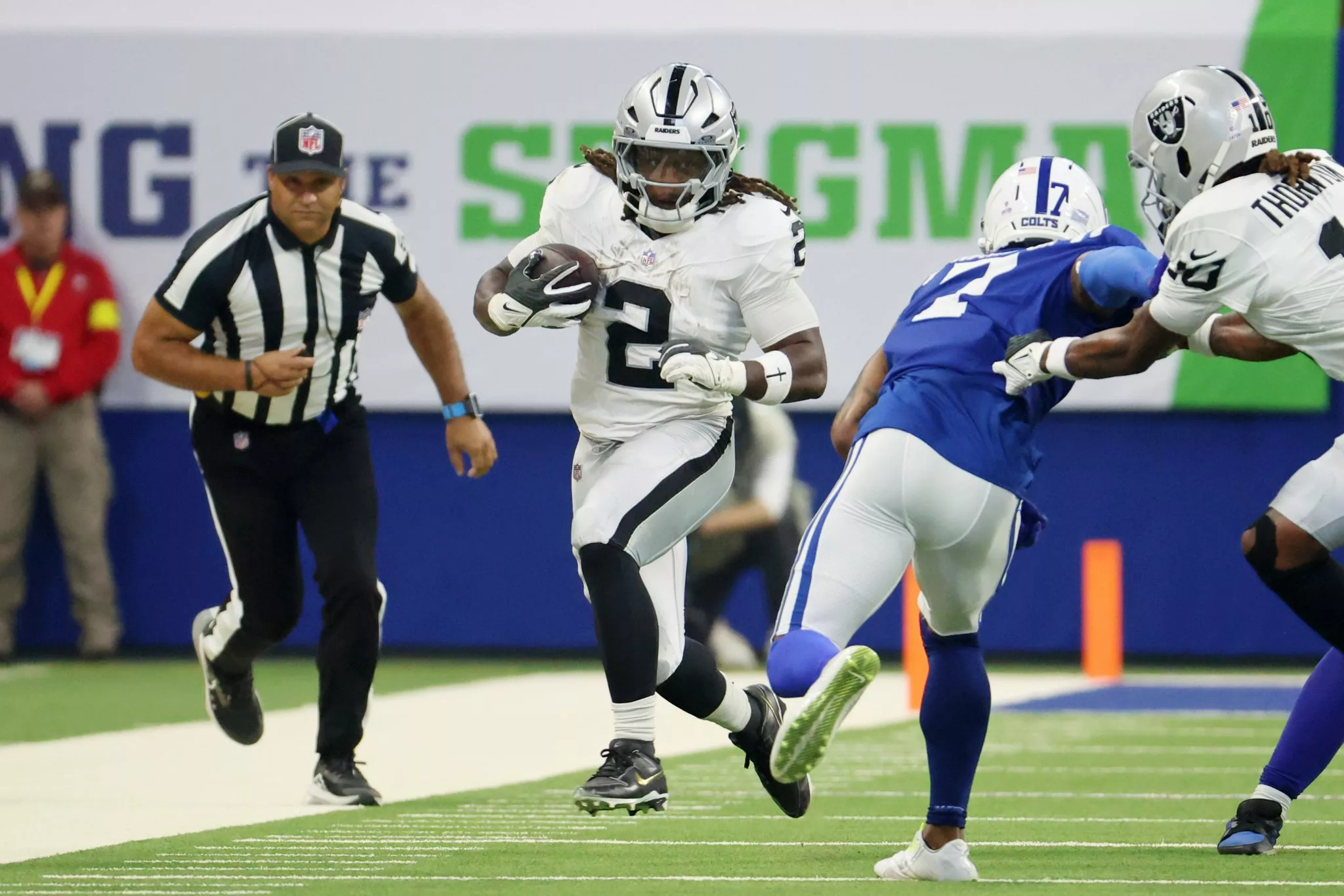 Ashton Jeanty looks to lead the Raiders over the Titans