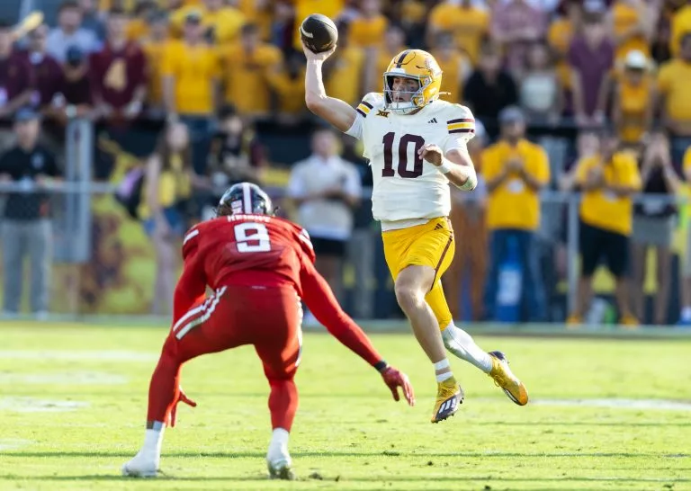 Sam Leavitt looks to lead the Sun Devils over the Cougars