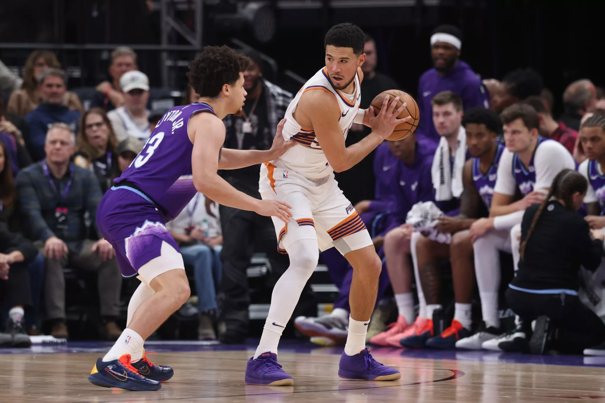 Devin Booker looks to lead the Suns over the Jazz