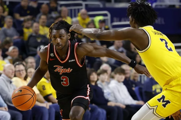Western Kentucky Hilltoppers vs South Florida Bulls Picks and Prediction