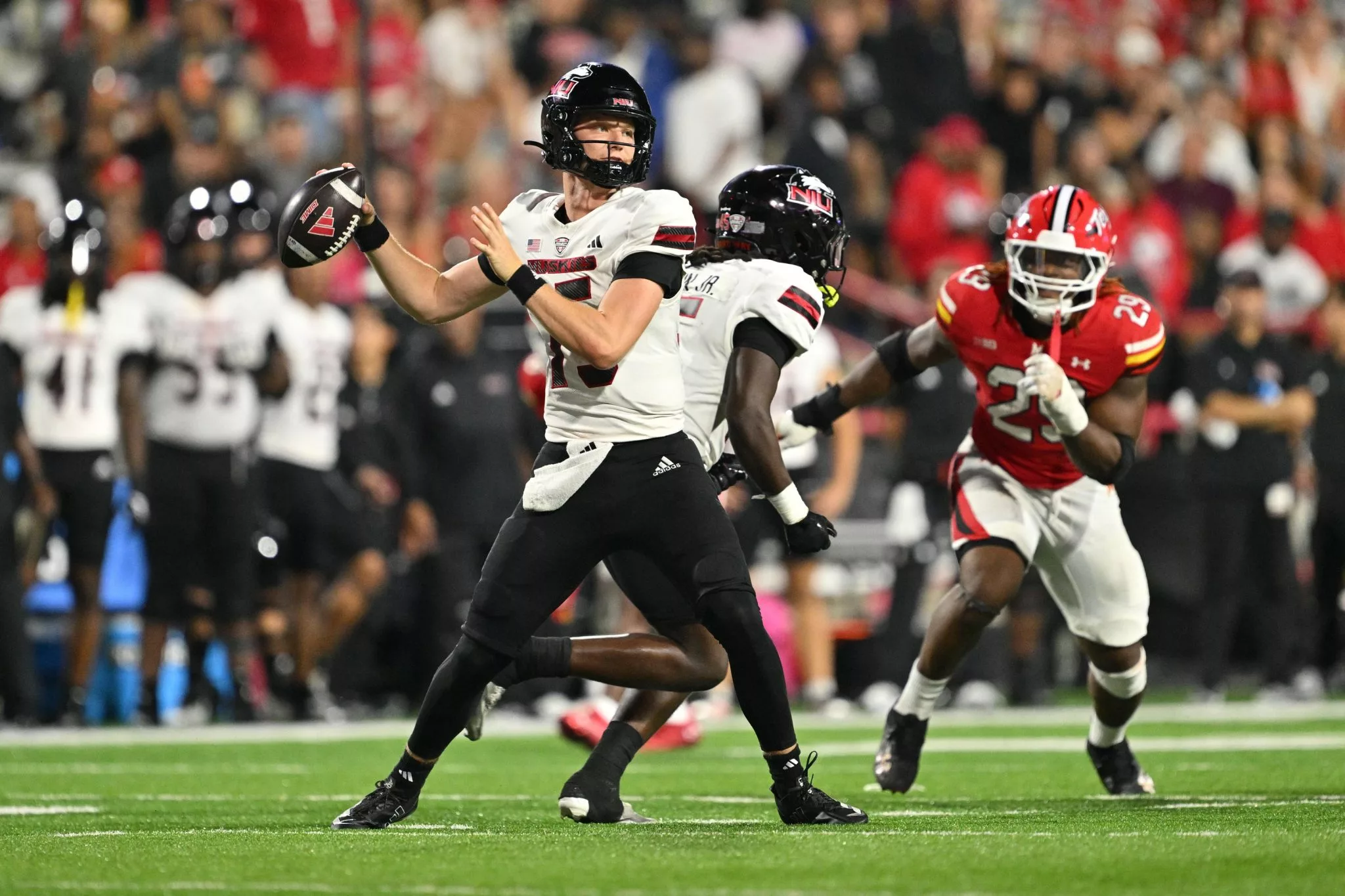 Golden Flashes vs. Huskies prediction