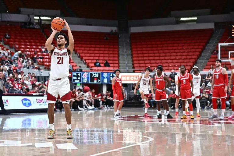 Ace Glass and Washington State looks to dominate on the court tonight