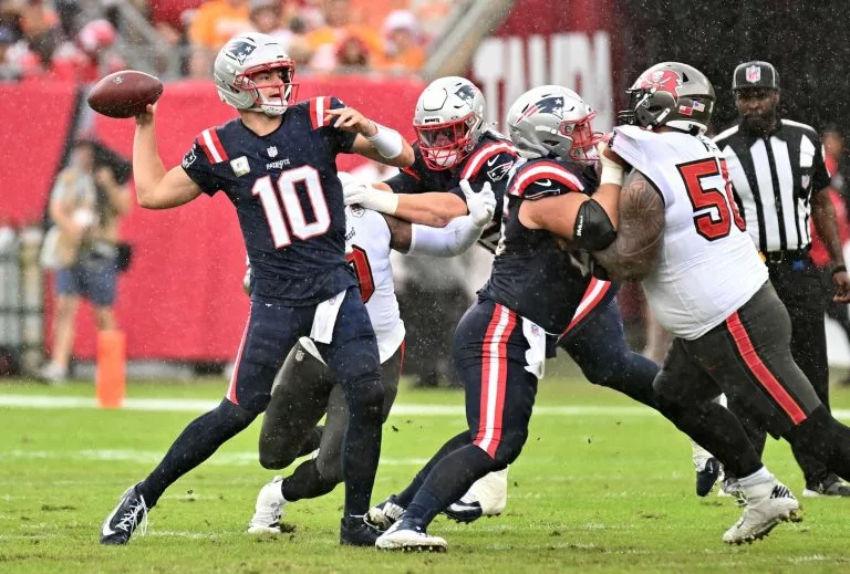 Miami Dolphins vs. New England Patriots prediction.