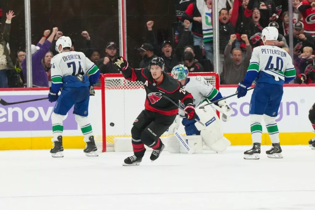 Bruins vs Hurricanes prediction