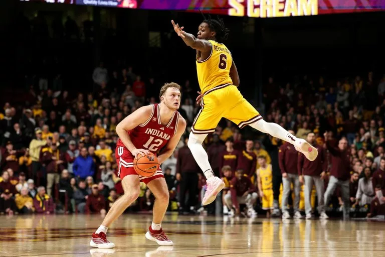 Tucker DeVries looks to lead Indiana ver Louisville