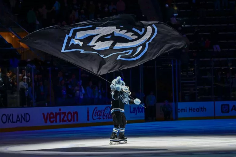 Golden Knights vs Mammoth prediction Game 4