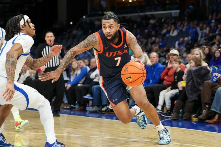 Jamir Simpson looks to lead the Roadrunners over the Owls