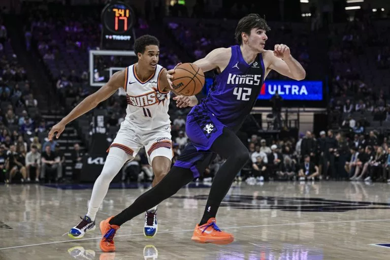 Maxime Raynaud looks to lead the Kings over the Bulls