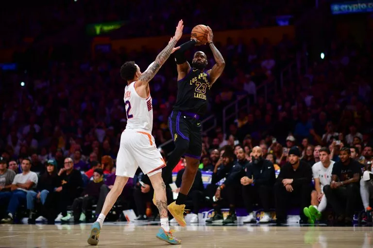 Lebron James looks to lead the Lakers over the Jazz